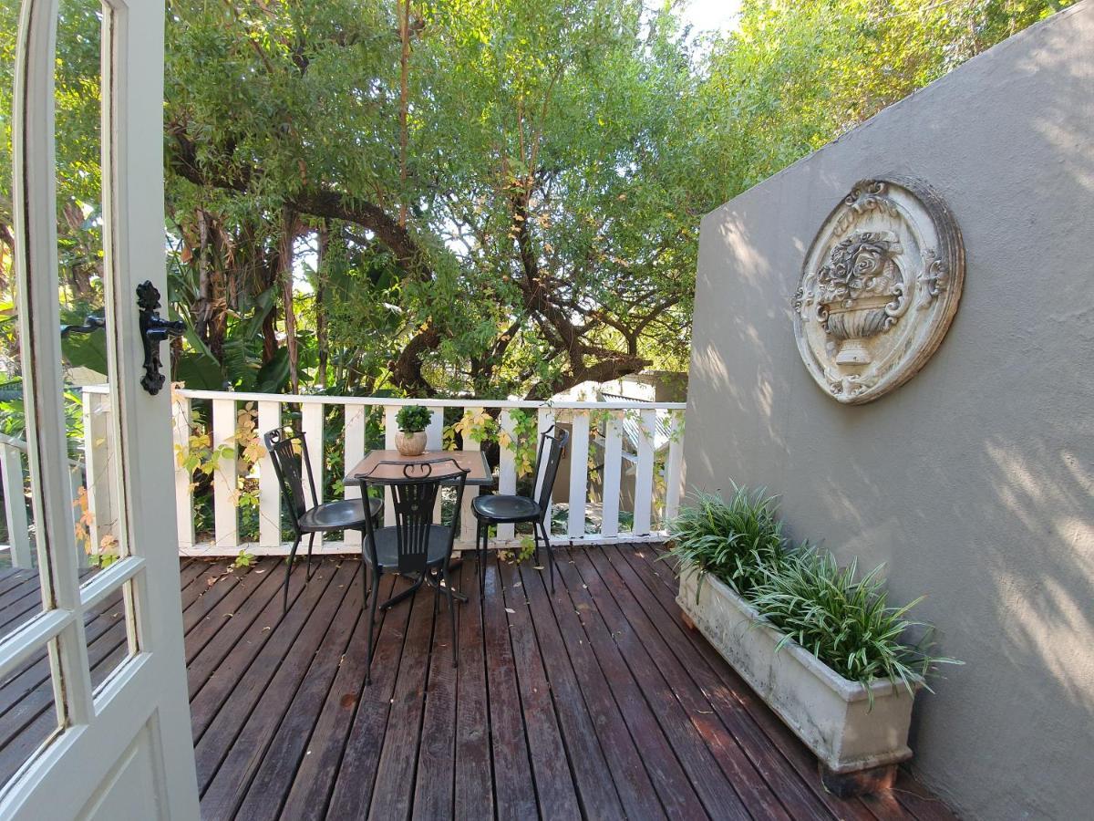 Waterhouse Guest Lodge In Muckleneuk Pretoria Exterior photo